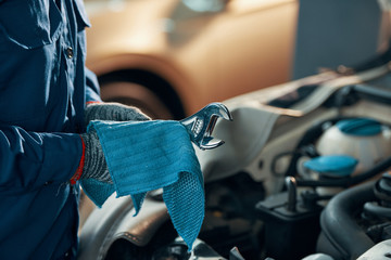 Cleaning wrench © DragonImages