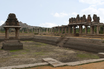 Obraz premium Pushkarini near Krishna Bazaar, Hampi, Karnataka. Sacred Center.