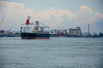 Naklejka premium Industrial shipping