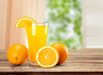 Orange juice and slices of orange © BillionPhotos.com
