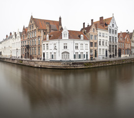 Fototapeta na wymiar Bruges Spiegelrei On Misty Day