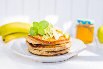 Useful punkcakes with honey and fruits