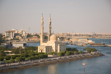 Fototapeta na wymiar Mosque at Port Suez