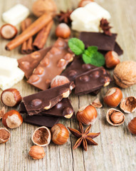 Fototapeta na wymiar Chocolate and nuts