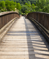Obraz premium The old wooden bridge