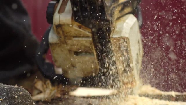 chainsaw saws wood