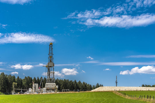 Geothermie in Bayern bohrt in 5000 Meter Tiefe nach hei&szlig;em Wasser