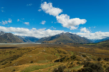 Aussicht auf weite Gebirgslandschaft; Mount Sunday, Neuseeland