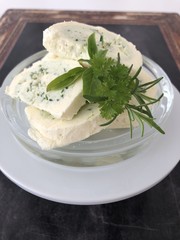 Kräuterbutter Butter Butterrolle kreativ Petersilie Kresse Pfeffer