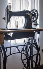 Very old vintage sewing machine 1