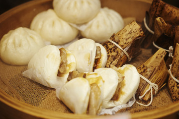 Fototapeta na wymiar chinese food in the market