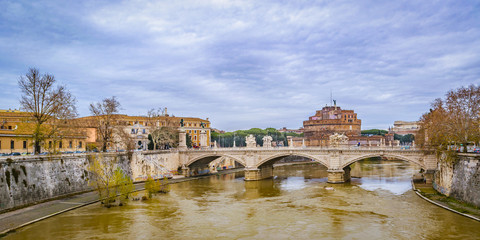 Obraz premium Tiber River Urban Winter Scene, Rome, Italy
