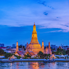 Fototapeta premium Obraz HDR świątyni Wat Arun w Magic Hour Time, Bangkok, Tajlandia
