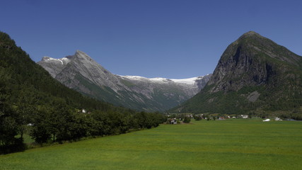 Fototapeta na wymiar Gletscherregion um Fjaerland, Sogn og Fjordane, Norwegen, Skandinativen