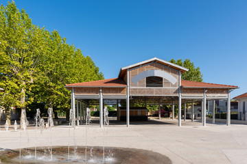 BASSIN D'ARCACHON (France), la halle du marché d'Audenge