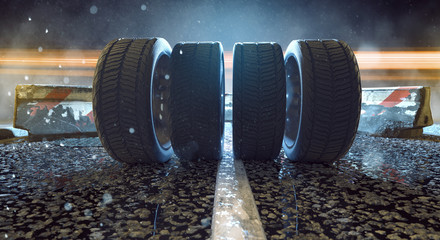 Reifen auf nasser Straße 