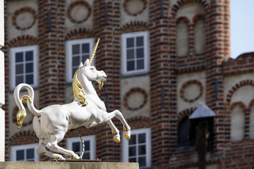 historische Altstadt Lüneburg - Einhorn-Skulptur