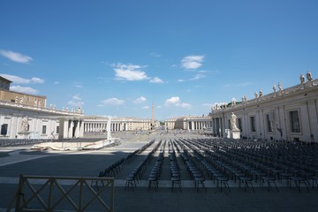 Fototapeta premium Vatican-July 27,2018: St. Peter's Square