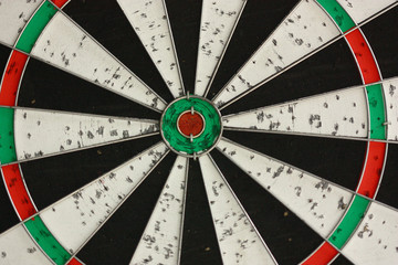 center of darts board have red green white black colors