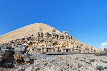 Fototapeta premium East Terrace on top of Nemrut Mountain.Turkey
