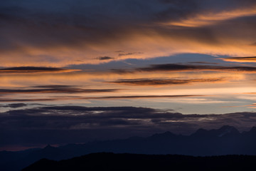 Morgenrot in den Schweizer Alpen