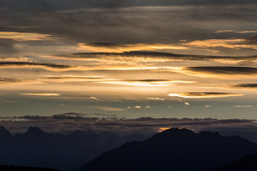 Sonnenaufgang im Gebirge - Wallis - Schweiz