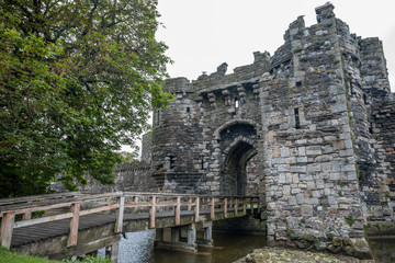Fototapeta na wymiar MIttelalterliche Ruine - Wales
