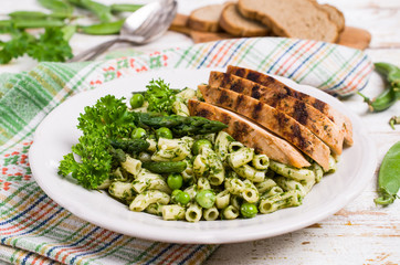 Pasta in green sauce