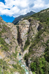 Le pont à arche unique du Châtelet en Haute-Ubaye surplombant l'Ubaye de 108 mètres