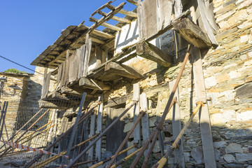 reconstruction of old stone houses for repopulation of ancient villages in the province of Zamora in Spain