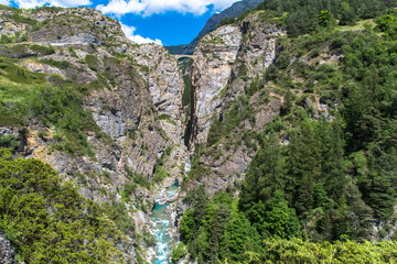 Le pont à arche unique du Châtelet en Haute-Ubaye surplombant l'Ubaye de 108 mètres