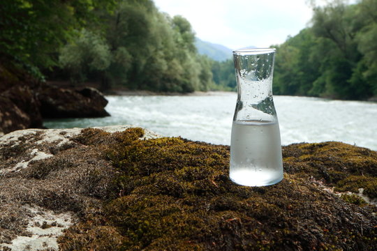 Picture of a glass flask with water.