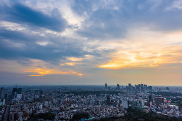 Obraz premium 夕方の大都会 Views of the evening in Tokyo