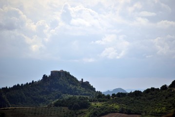 Fototapeta na wymiar a view of italian countryside in Romagna