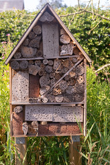 Insektenhotel - Unterschlupf und Lebensraum für viele Nützlinge