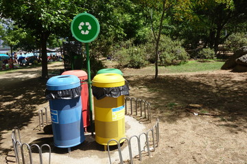Reciclaje amarillo azul rojo Basura