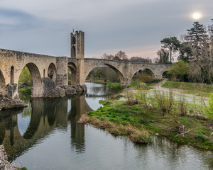 Fototapeta na wymiar The Medieval bridge of the Besalu (Catalonia, Spain)