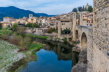 Fototapeta na wymiar Besalu, medieval village in Girona (Spain)