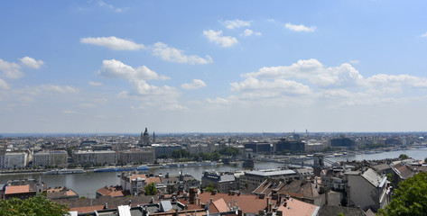Fototapeta na wymiar Budapest (vue panoramique)