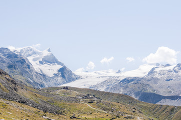 Fototapeta premium Zermatt, Adlerhorn, Findelgletscher, Fluhalp, Wanderweg, Blauherd, Strahlhorn, Alpen,Wallis, Walliser Berge, Sommer, Schweiz