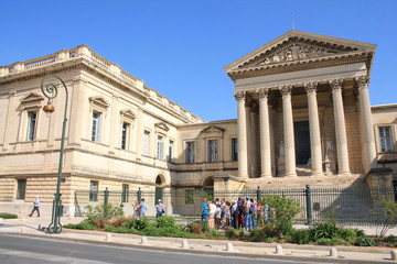 Fototapeta na wymiar Le magnifique palais de justice à Montpellier, Hérault, Occitanie, France