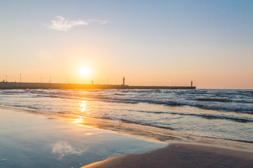 Obraz premium Sunset on Baltic Sea in Leba, Poland.