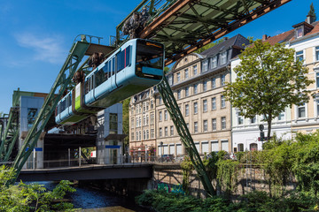 Wuppertaler Schwebebahn  Nordrhein-Westfalen  Deutschland  © majonit