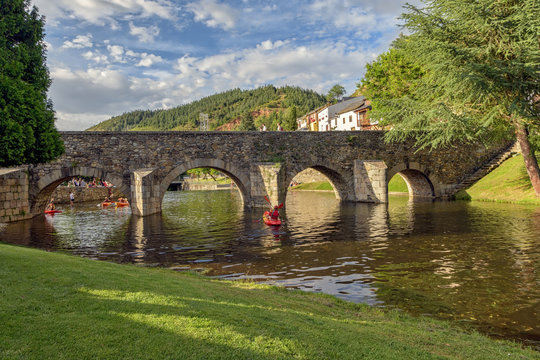 Historic Roman bridge in Molinaseca, Spain.