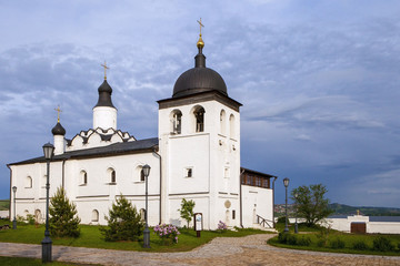 Fototapeta na wymiar Sviyazhsk, Russia, June 04, 2018: Assumption Cathedral in Sviyazhsk, Republic of Tatarstan.