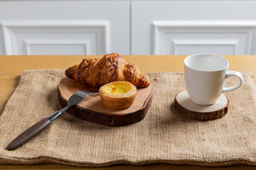 Various breads and a cup of coffee are popular combination of breakfast or brunch to modern people. One of Important habits for a healthy lifestyle is that no matter how busy you are, don't skip meals