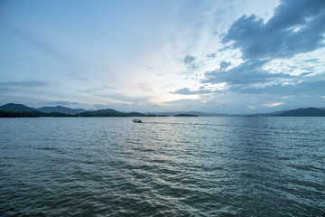 Obraz premium Water reservoir In the Kaeng Krachan dam