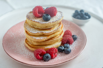 Pfannkuchen mit Beeren