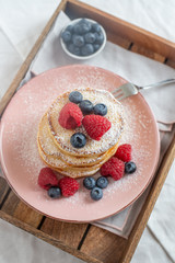 Pfannkuchen mit Beeren