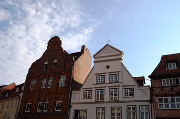 Fototapeta na wymiar Centre historique de la vieille ville de Lüneburg (Allemagne) 